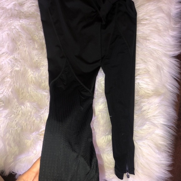 NWOT Fabletics black mesh zipper leggings small - Picture 2 of 5